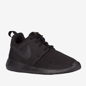 🌸 2/$25 🌸 All Black Nike Roshe One Shoes